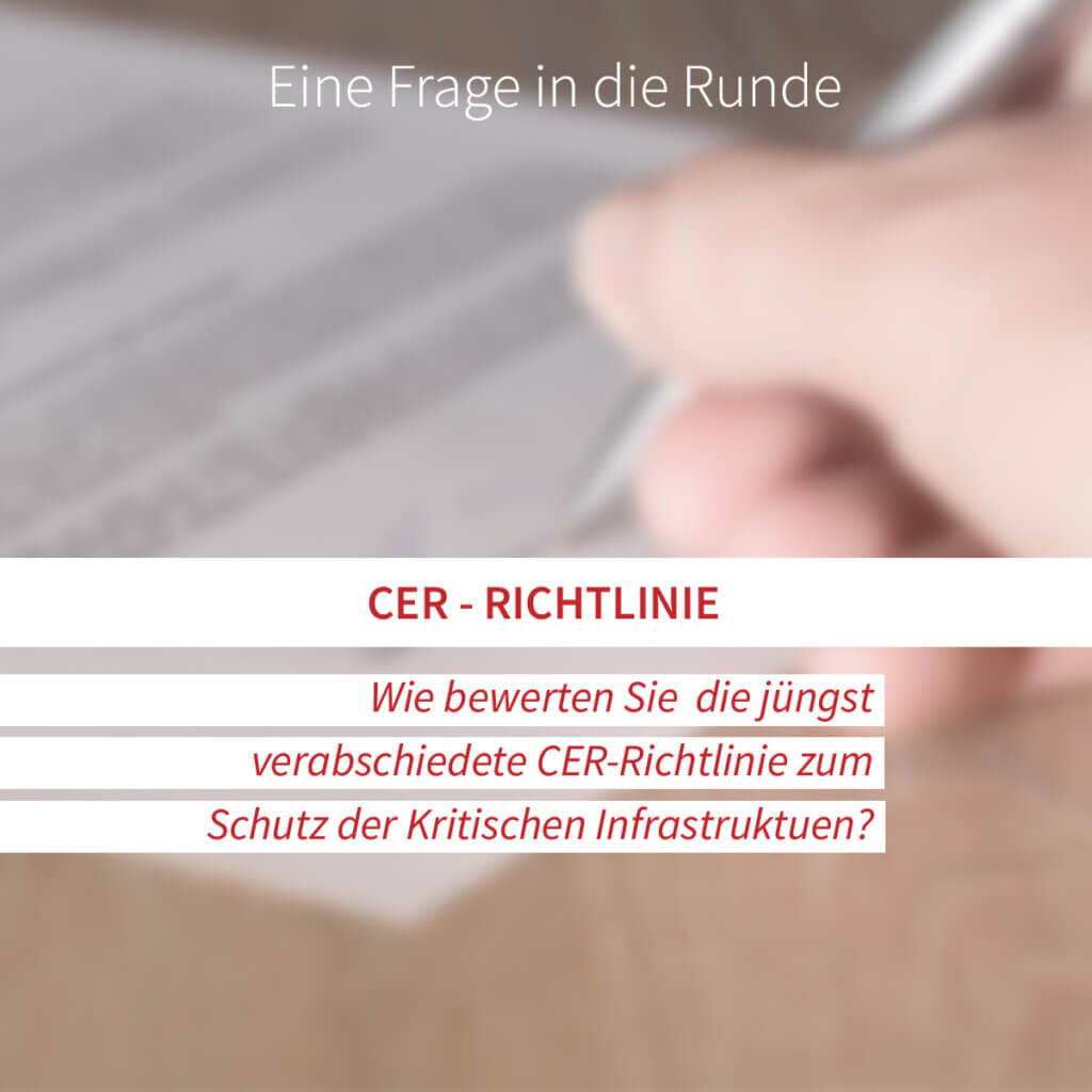 Ein Vertrag liegt auf einem Tisch, Eine Hand hält einen Stift und schreibt auf dem Papier.